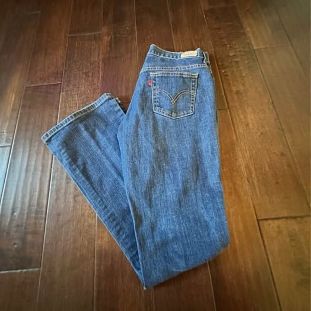 Levi’s 515 Bootcut Women’s Jeans Size 6 Medium Dark Wash Stretch Denim